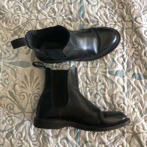 Dr. Martens Flora Boots